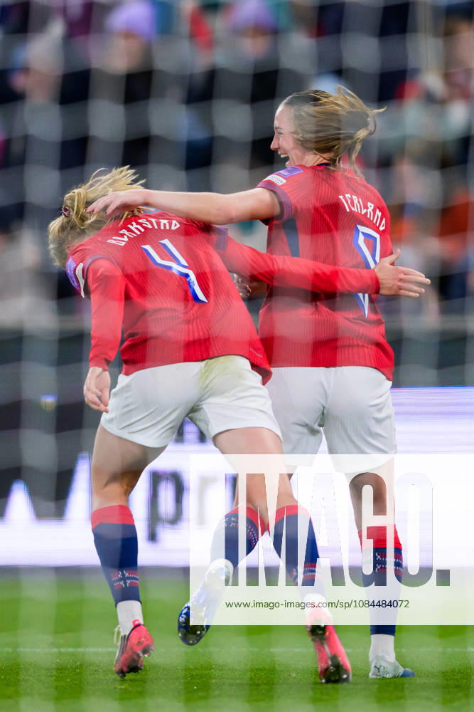 Julie Blakstad and Elisabeth Terland of Norway celebrate after scoring 3-0 during the FIFA Women’s World Cup Qualifier soccer match between Norway and Romania on October 13, 2026 in Oslo. Photo by Marius Simensen, BILDBYRÅN COP 238 MM0076 bbeng women s soccer football soccer FIFA World Cup qualifiers World Cup qualifiers women s World Cup qualifiers international match Norway Romania celebration