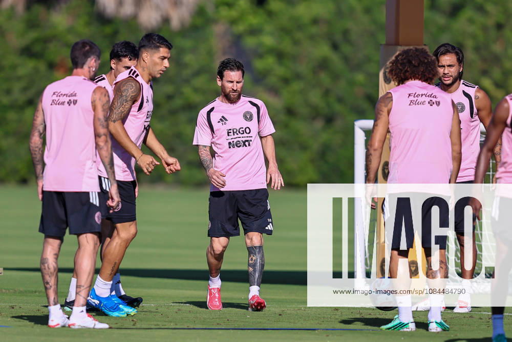 FORT LAUDERDALE, FL - OCTOBER 13: Inter Miami CF forward Lionel Messi (10) is seen during an Inter Miami Training Session at Florida Blue Training Center on October 13, 2026 in Fort Lauderdale, Florida. (Photo by Chris Arjoon Icon Sportswire) SOCCER: OCT 13 Inter Miami CF Training Icon2610130000014