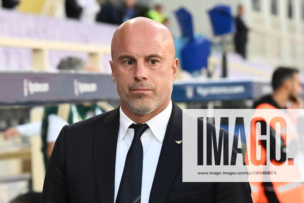 IPA89639263 - Andrea Soncin, head coach of Italy, attends the second leg of the first round of the FIFA Women s World Cup 2027 European Qualifiers Playoffs between Italy and Belarus at Artemio Franchi Stadium on October 13, 2026, in Florence, Italy.