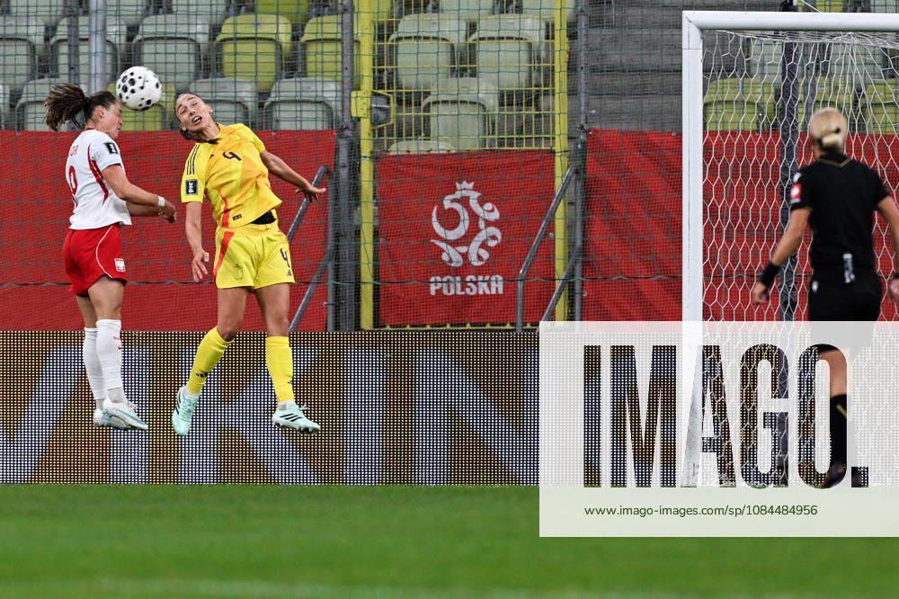 POLAND VS BELGIUM Ewa Pajor (9) of Poland and Amber Tysiak (4) of Belgium pictured during a female soccer game between the national teams of Poland and Belgium , called the Red Flames , in the play-offs round 1 and 2nd leg for the European qualifiers , on Tuesday 13 October 2026 in Gdansk , POLAND . PHOTO SPORTPIX Stijn Audooren Sportpix.be Gdansk Polsat Plus Arena POLAND