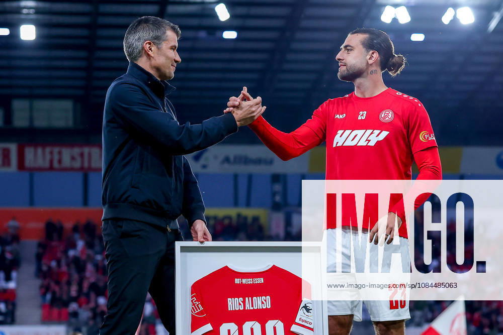 Soccer, 3rd Division, Rot Weiss Essen vs. SC Fortuna Köln, Hafenstraße Stadium, Matchday 9, 2026–27 Season; Marcus Steegmann, Director of Professional Soccer at RWE (ms), at the ceremony honoring Jose Enrique Rios Alonso (RWE 23) before the game to mark Alonso’s 200th match. DFB regulations prohibit any use of photographs as image sequences and or quasi-video. North Rhine-Westphalia, Germany