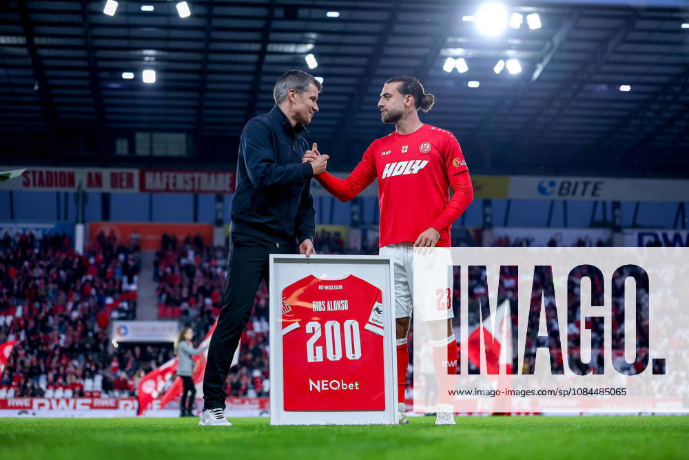 Soccer, 3rd Division, Rot Weiss Essen vs. SC Fortuna Köln, Hafenstraße Stadium, Matchday 9, 2026–27 Season; Marcus Steegmann, Director of Professional Soccer at RWE (ms), at the ceremony honoring Jose Enrique Rios Alonso (RWE 23) before the game to mark Alonso’s 200th match. DFB regulations prohibit any use of photographs as image sequences and or quasi-video. North Rhine-Westphalia, Germany
