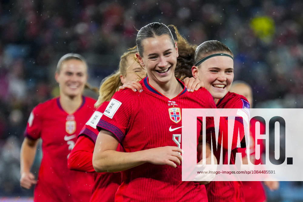 Soccer, World Cup Qualifiers, Women s Norway Romania Oslo 20261013 Norway s Elisabeth Terland celebrates after scoring the 4-0 goal during the World Cup qualifying soccer match between Norway and Romania at Ullevaal Stadium on Tuesday. Photo: Heiko Junge, NTB, Oslo, Norway. . RESTRICTED USE FOR BETBETTING COMPANIES