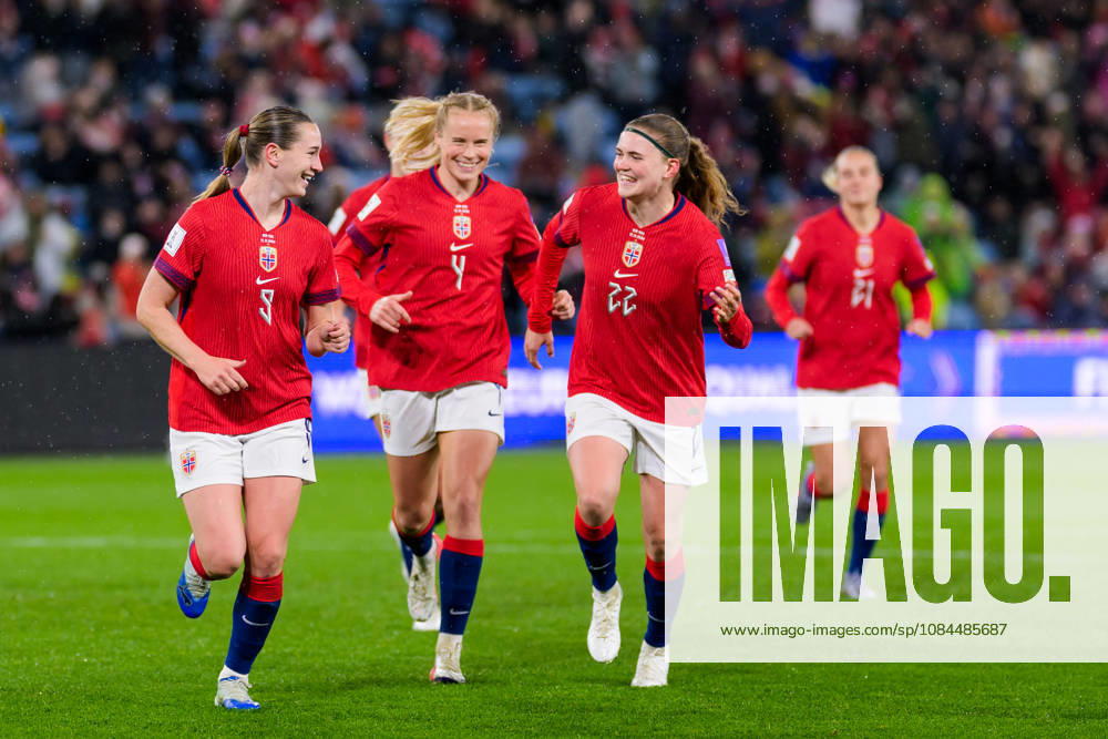 Elisabeth Terland, Julie Blakstad, and Signe Gaupset of Norway celebrate after scoring 4–0 during the FIFA Women’s World Cup qualifying soccer match between Norway and Romania on October 13, 2026 in Oslo. Photo by Marius Simensen, BILDBYRÅN COP 238 MM0076 bbeng women s soccer football soccer FIFA World Cup qualifiers World Cup qualifiers women s World Cup qualifiers international match Norway Romania celebration