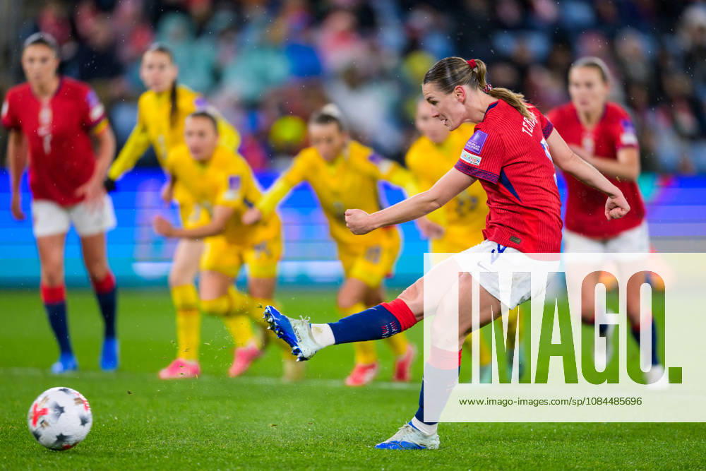 Elisabeth Terland of Norway scores a 4-0 goal on a penalty kick during the FIFA Women’s World Cup Qualifier soccer match between Norway and Romania on October 13, 2026 in Oslo. Photo by Marius Simensen, BILDBYRÅN COP 238 MM0076 bbeng women s soccer football soccer FIFA World Cup Qualifiers World Cup Qualifiers women s World Cup Qualifiers international match Norway Romania