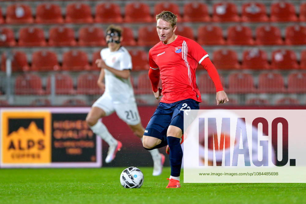 Cornelius Pfeiffer, Unterhaching, 22, on the ball, October 13, 2026, Unterhaching, Germany, soccer, Bavarian Regional League, SpVgg Unterhaching vs. TSV 1882 Landsberg
