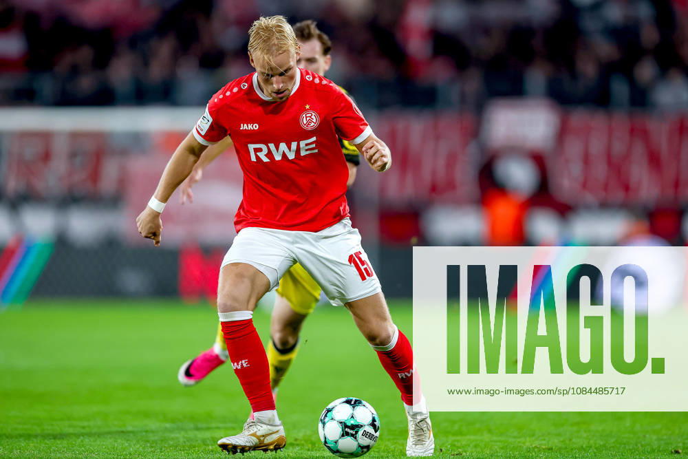 Soccer, 3rd Division, Rot Weiss Essen vs. SC Fortuna Köln, Hafenstraße Stadium, Matchday 9, 2026–27 Season Ben Hüning RWE 15 DFB regulations prohibit any use of photographs as image sequences and or quasi-video North Rhine-Westphalia, Germany