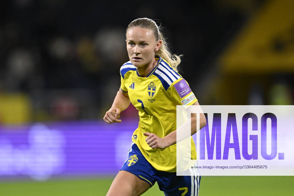 STOCKHOLM, SWEDEN, October 13, 2026: Sweden s Matilda Vinberg during Tuesday s soccer match, the World Cup playoff between Sweden and Lithuania, at Strawberry Arena, STOCKHOLM, SWEDEN