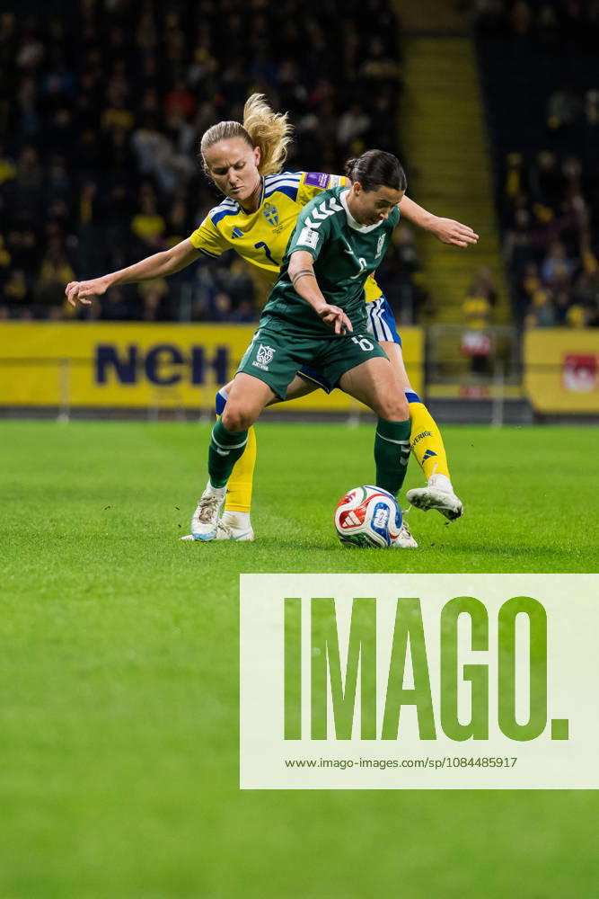 Matilda Vinberg of Sweden and Tereza Romanovskaja of Lithuania during the FIFA Women’s World Cup qualifying playoff soccer match between Sweden and Lithuania on October 13, 2026 in Stockholm. Photo by Emma Wallskog, BILDBYRÅN, code EW JZ0769. soccer, football, World Cup qualifier, FIFA Women’s World Cup qualifier, Sweden, Lithuania, women’s soccer, BBENG, Lithuania