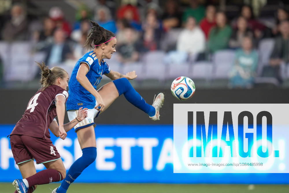 Italy s Barbara Bonansea fights for the ball with Belarus s Anastasiya Shlapakova during the Women s European Qualifiers 2027 play-off round 1 second leg soccer match between Italy and Belarus at the Artemio Franchi Stadium in Florence, Italy - Tuesday, October 13, 2026 -
