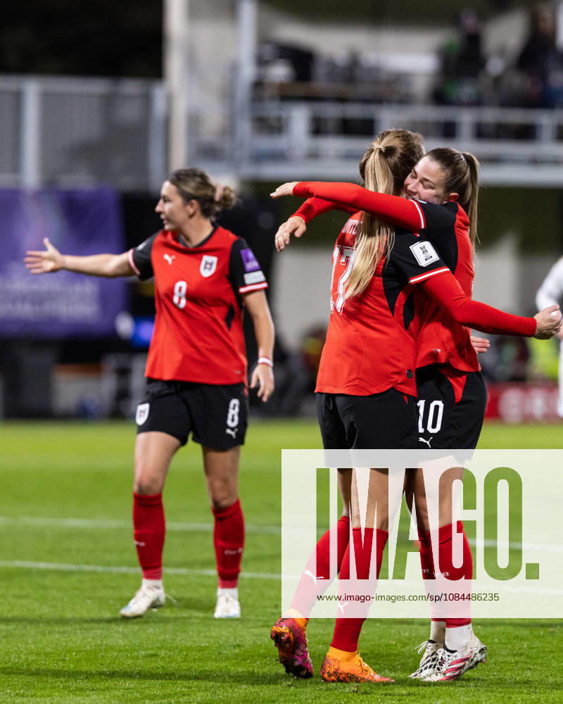 SOCCER - FIFA World Cup, WM, Weltmeisterschaft, Fussball 2027, quali, AUT vs KOS VIENNA,AUSTRIA,13.OCT.26 - SOCCER - FIFA Women s World Cup 2027, european qualifiers, OEFB international match, Länderspiel, Nationalmannschaft Austria vs Kosovo. Image shows the rejoicing of Sarah Puntigam and Marie Hoebinger (AUT). GEPAxpictures Rauthner