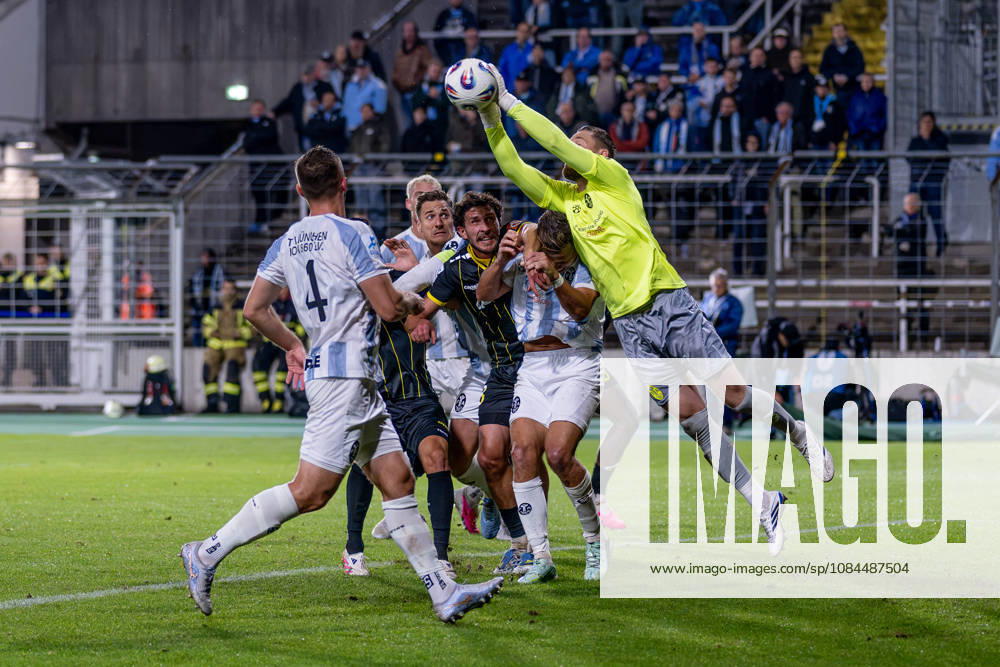 Vitus Eicher, goalkeeper for TSV 1860 Munich, 30, catches the ball before the opposing forwards can reach it GER, TSV 1860 Munich vs. SpVgg Oberfranken Bayreuth, soccer, Bavarian Regional League, Matchday 14, 2026–2027 season, October 13, 2026 DFL and DFB regulations prohibit any use of photographs as image sequences and or quasi-video. Photo: HMB Media, Heike Feiner