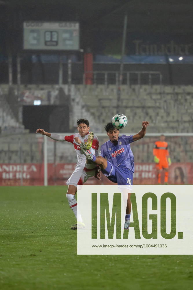 Soccer 3rd Division, VfB Stuttgart U23 vs. TSG Hoffenheim II, from left: Nicolas Sessa 10, VfB Stuttgart II in a tackle with Yasin Zor 10, TSG Hoffenheim II Aspach