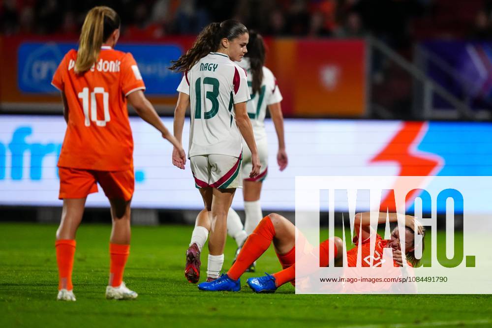 , Koning Willem II Stadium , season 2026 2027 , UEFA World Cup Qualification play-offs football , match between The Netherlands and Hungary (women) , picture shows injury of player Netherlands player Damaris Egurrola Netherlands - Hungary (women) x208296513x