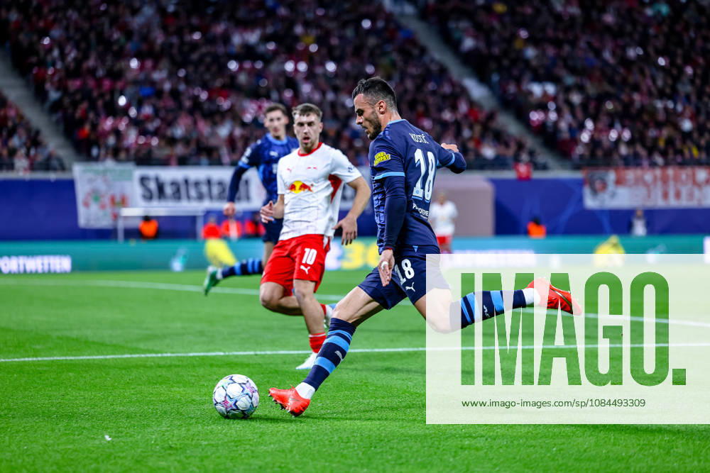 Filip Kostic, PSV Eindhoven, 18, takes a shot, cross, shot, GER, RB Leipzig vs. PSV Eindhoven, soccer, UEFA Champions League, Matchday 2, 2026–2027 season, October 13, 2026 GER, RB Leipzig vs. PSV Eindhoven, soccer, UEFA Champions League, Matchday 2, 2026–2027 season, October 13, 2026 Germany