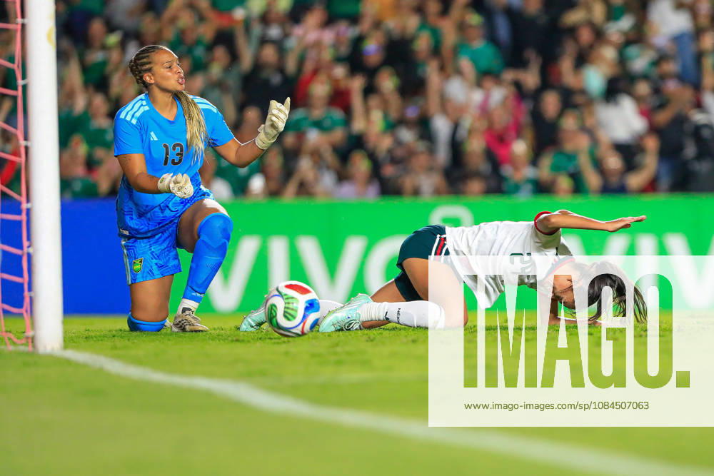 MEXICAN WOMEN S NATIONAL TEAM MEXICO VS. JAMAICA, INTERNATIONAL FRIENDLY, OCTOBER 13, 2026, QUERÉTARO, MEXICO Action photo of Maricarmen Reyes (No. 24) of Mexico and Rebecca Spencer (No. 13) of Jamaica during an international friendly match at the Estadio Corregidora in Querétaro, Mexico. PHOTO BY IMAGENSHOP AGENCIA FOTOGRAFICA QUERÉTARO, QUERÉTARO, MEXICO