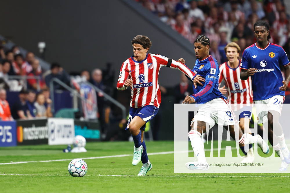 (L-R) Giuliano Simeone (Atletico), Marcus Rashford (ManU), OCTOBER 13, 2026 - Football Soccer : UEFA Champions League league phase match day 2 between Club Atletico de Madrid - Manchester United, ManU FC at the Estadio Metropolitano in Madrid, Spain. Noxthirdxpartyxsales aflo_355775556 MutsuxKawamorix