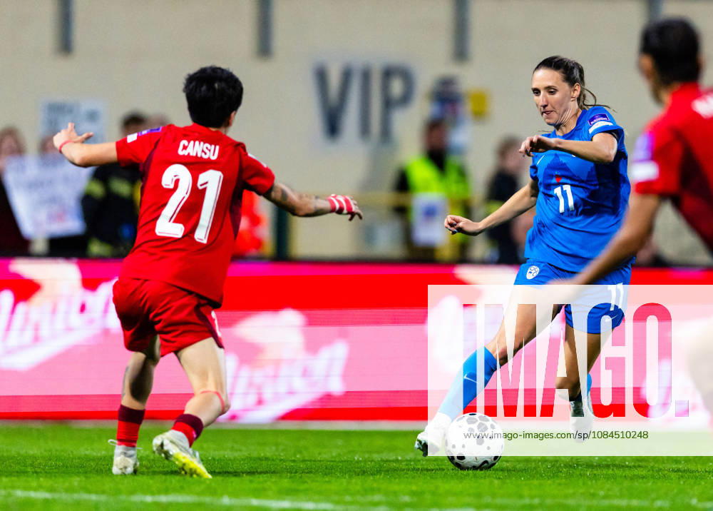 SOCCER - FIFA World Cup, WM, Weltmeisterschaft, Fussball - Women s Qualifiers - Slovenia vs. Turkey Photo by IPA ABACAPRESS.COM89666622 - Cansu Kaya of Turkey (TUR) vs. Lara Prasnikar of Slovenia (SLO) during a soccer match between Slovenia (SLO) and Turkey (TUR) in Round 1 of the Playoffs of the 2027 FIFA Women s European Qualifiers at Domzale Stadium, Domžale, Slovenia, on October 13, 2026. Photo by Nik Moder Moder Photo Agency during the Women’s Qualifiers—Slovenia vs. Turkey, a FIFA World Cup match on October 13, 2026
