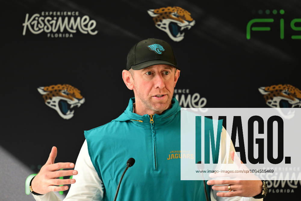 Jacksonville Jaguars, Press and Training Jacksonville Jaguars Head coach Liam Coen during the press conference, PK, Pressekonferenz practise session for Jacksonville Jaguars at the Grove Hotel, Chandler s Cross, UK on 14 October 2026. Chandler s Cross Grove Hotel Hertfordshire UK Editorial use only ,