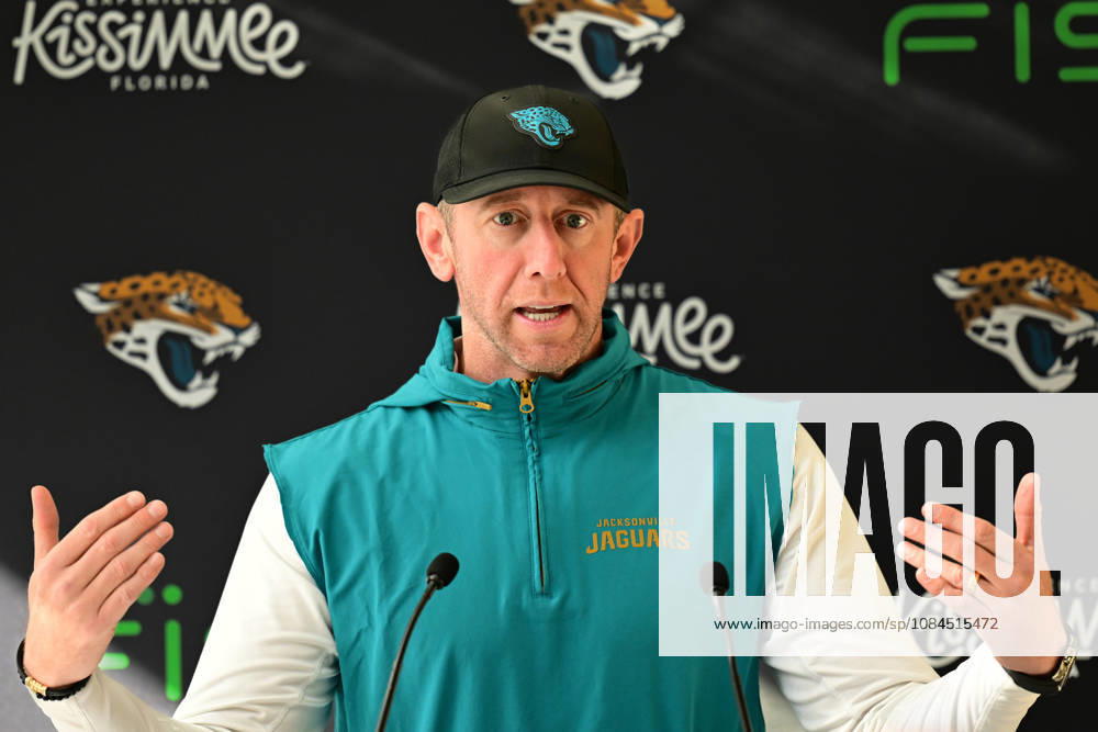 Jacksonville Jaguars, Press and Training Jacksonville Jaguars Head coach Liam Coen during the press conference, PK, Pressekonferenz practise session for Jacksonville Jaguars at the Grove Hotel, Chandler s Cross, UK on 14 October 2026. Chandler s Cross Grove Hotel Hertfordshire UK Editorial use only ,