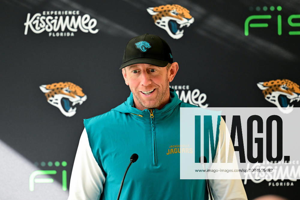 Jacksonville Jaguars, Press and Training Jacksonville Jaguars Head coach Liam Coen during the press conference, PK, Pressekonferenz practise session for Jacksonville Jaguars at the Grove Hotel, Chandler s Cross, UK on 14 October 2026. Chandler s Cross Grove Hotel Hertfordshire UK Editorial use only ,