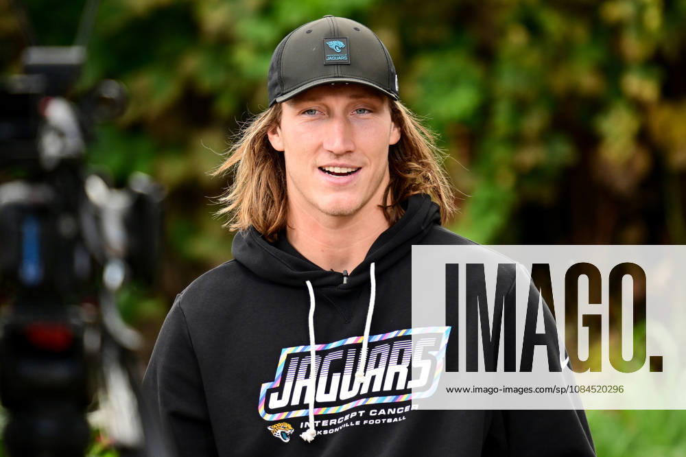 Jacksonville Jaguars, Press and Training Jacksonville Jaguars quarterback Trevor Lawrence (16) during the press conference, PK, Pressekonferenz practise session for Jacksonville Jaguars at the Grove Hotel, Chandler s Cross, UK on 14 October 2026. Chandler s Cross Grove Hotel Hertfordshire UK Editorial use only ,