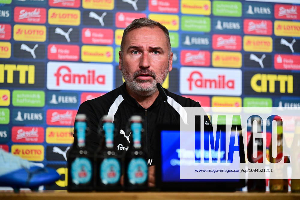Soccer, Men s, 2nd Bundesliga, 2026–2027 Season, Holstein Kiel press conference with coach Tim Walter ahead of Friday’s match against Hertha BSC Berlin, KSV Tim Walter at the press conference in Kiel, near Holstein Stadium, press room, Schleswig-Holstein, Germany
