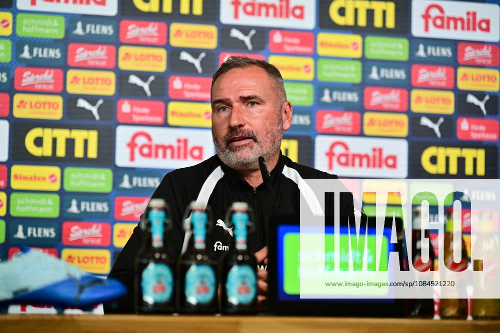 Soccer, Men s, 2nd Bundesliga, 2026–2027 Season, Holstein Kiel press conference with coach Tim Walter ahead of Friday’s match against Hertha BSC Berlin, KSV Tim Walter at the press conference in Kiel, near Holstein Stadium, press room, Schleswig-Holstein, Germany