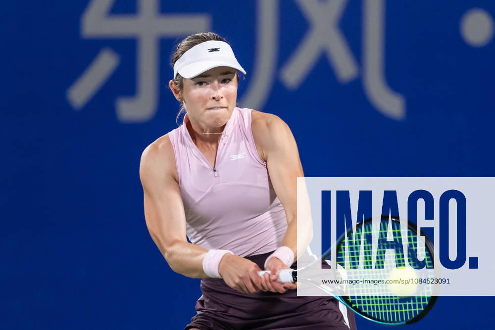 Katie Volynets of USA plays against Hanyu Guo of China ( not in view) during the Wuhan Open final match at the Optics Valley International Tennis Center. Hanyu Guo defeated Katie Volynets with a score of 6-4, 4-6, 7-6. Wuhan China - ZUMAs197 20261014_aaa_s197_111
