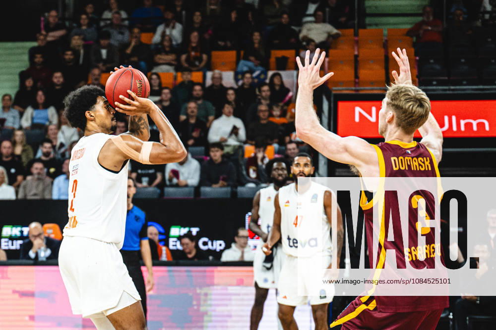 Ibi Watson of ratiopharm Ulm and Marcus Domask of KK Bosna BH Telecom Sarajevo battle for the ball during the Basketball Eurocup game between ratiopharm Ulm and BOSNA BH Telecom Sarajevo at the ratiopharm Arena on October 14, 2026 in Neu Ulm, Germany. Photo by Harry Langer, DeFodi Images
