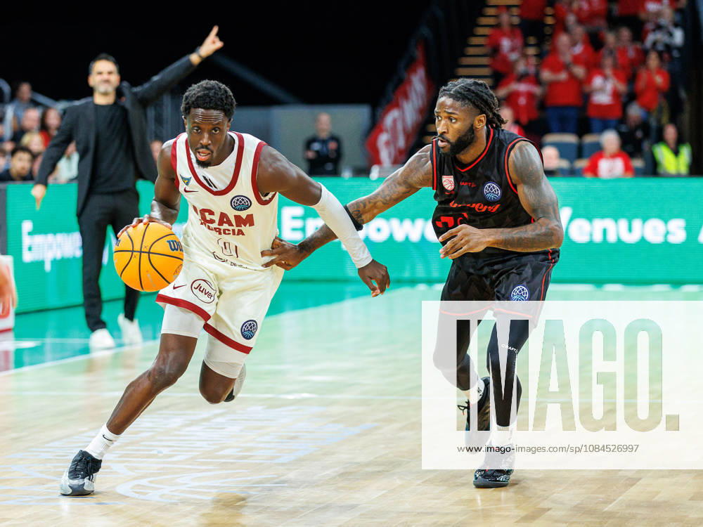 Souley Boum, UCAM Murcia, 00; Jordan Jones, BMA365 Bamberg Baskets, 04; BMA365 Bamberg Baskets vs. UCAM Murcia, Basketball, Basketball Champions League, Matchday 3, October 14, 2026 BMA365 Bamberg Baskets vs. UCAM Murcia, Basketball, Basketball Champions League, Matchday 3, October 14, 2026 Bamberg