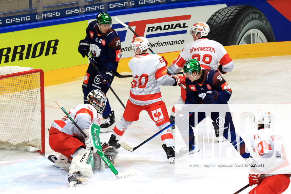 DEU, GER, Ice Hockey, Champions League, 2026–27 Season, Berlin, Eisbären Berlin vs. Klagenfurter AC Yannick Veilleux, Eisbären Berlin 38, Tobias Krestan, Eisbären Berlin 91, Mareks Mitens Furey, Klagenfurth 30, Manuel Wadel Klagenfurt 60, Mattias Goeransson Klagenfurt 28 nordphoto GmbH Engler City Wellblechpalast State Country