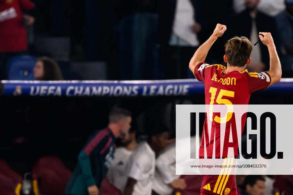 Marten De Roon of AS Roma celebrates after scoring the goal of 1-0 during the UEFA Champions League 2026 2027 football match between AS Roma and Real Madrid at Stadio Olimpico in Rome (Italy), October 14, 2026. AndreaxStaccioli