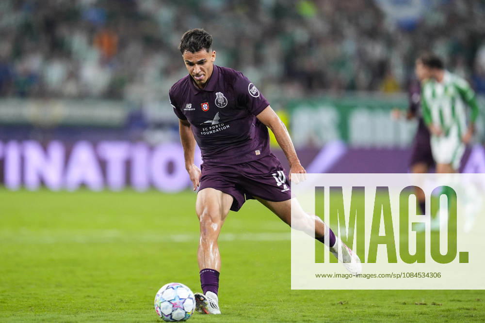 Gabri Veiga of FC Porto in action during the UEFA Champions League 2026 27 League Phase MD2 match between Real Betis and FC Porto at La Cartuja stadium on October 14, 2026, in Sevilla, Spain. Real Betis V FC Porto - UEFA Champions League 2026 27 League Phase MD2 - ZUMAa181 20261014_zaa_a181_211
