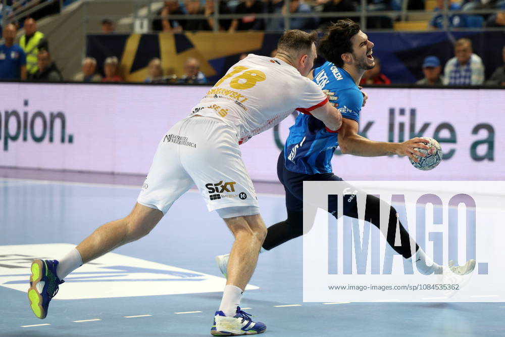 Plock 14.10.2026 Liga mistrzow pilka reczna mezczyzn faza grupowa sezon 2026 27 --- Group phase mens handball EHF Champions League Orlen Wisla Plock - HC Vardar 1961 Skopje Wiktor Jankowski Gergo Fazekas Fot. Marcin Solarz FotoPyK NEWSPIX.PL --- newspix.pl