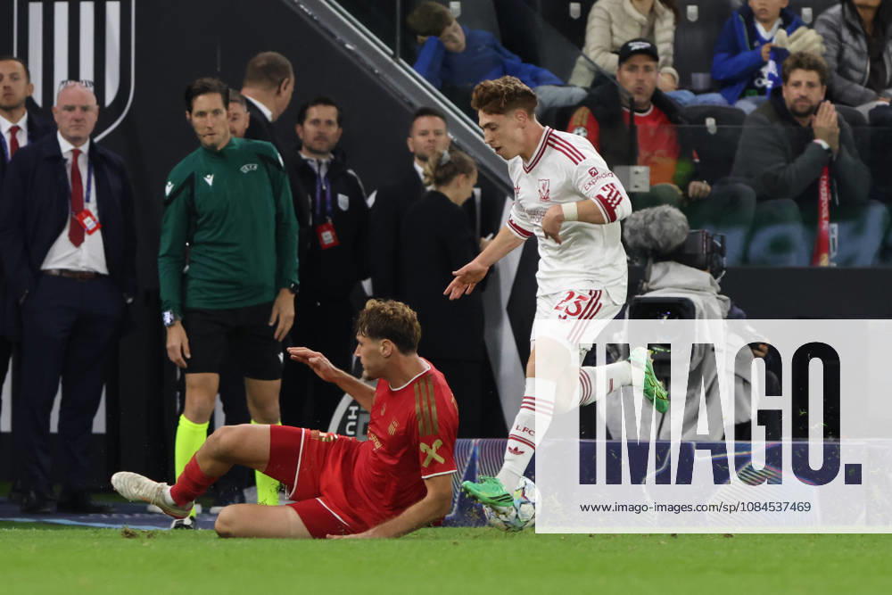 Joao Tornich of LASK and Victor Munoz of Liverpool during the UEFA Champions League league phase matchday 2 match between LASK and Liverpool at Oberoesterreich Arena on October 14, 2026 in Linz, Austria. (Photo by Severin Aichbauer Sports Press Photo SPP)