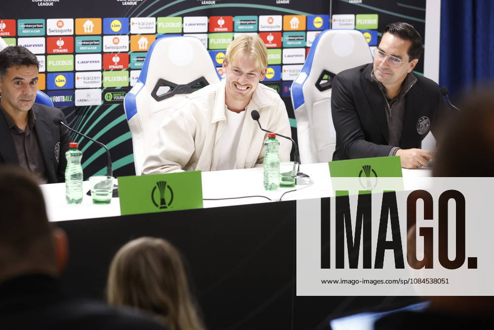 - Nogomet: Konferencija Ajaxa uoci sutrasnje utakmice protiv Hajduka u Konferencijskoj ligi Croatia, Split, 14.10.2026. Poljud Stadium. AFC Ajax press conference, PK, Pressekonferenz ahead of tomorrow s UEFA Conference League Matchday 1 game against Hajduk. In the photo: Julian Brandt, Miguel Angel Sanchez Munoz. Photo: Nikola Brboleza CROPIX Split CROATIA