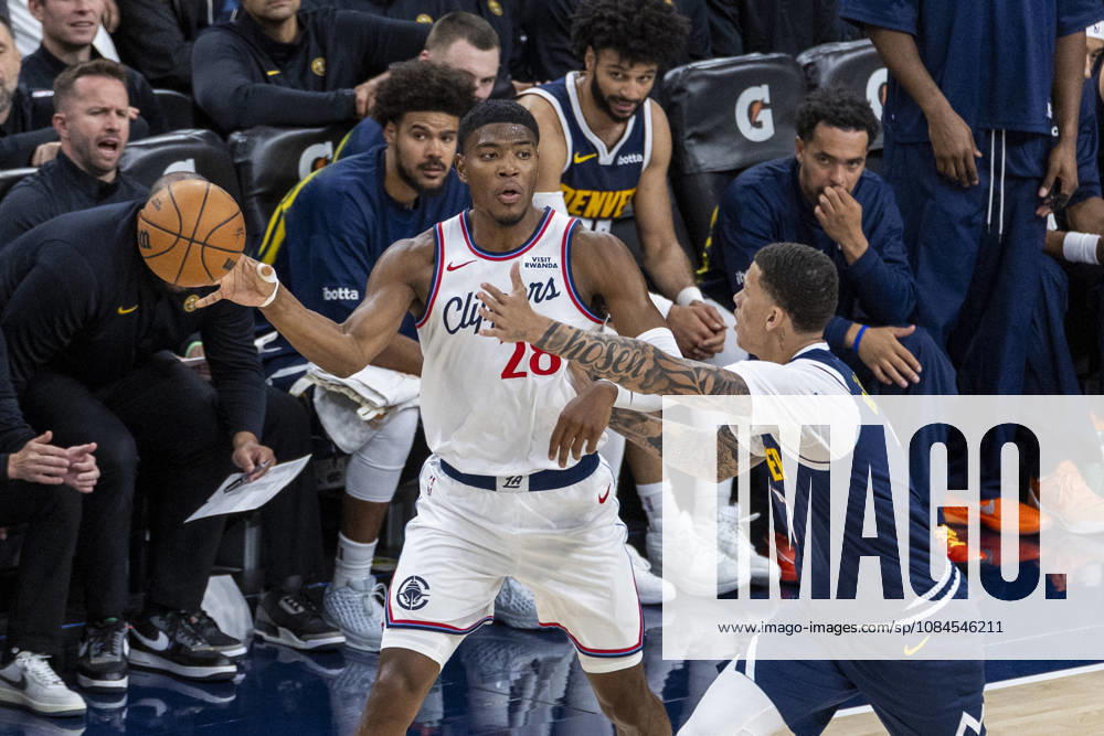 Los Angeles Clippers Rui Hachimura (28) is defended by Denver Nuggets Trevon Brazile (7) during an NBA, Basketball Herren, USA preseason game at Intuit Dome on Wednesday, Oct. 14, 2026 in Inglewood Calf. NBA 2026: Clippers Vs Nuggets - ZUMAc68_ 20261014_zaf_c68_018