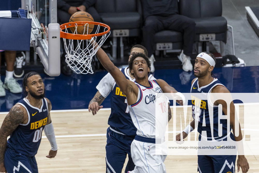 Los Angeles Clippers Baba Miller (18) goes to the basket against Denver Nuggets during an NBA, Basketball Herren, USA preseason game on Wednesday, Oct. 14, 2026 in Inglewood Calf. NBA 2026: Clippers Vs Nuggets - ZUMAc68_ 20261014_zaf_c68_029