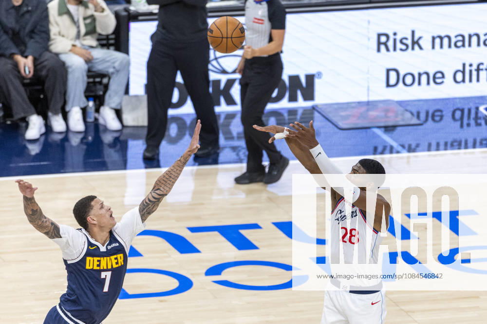 Los Angeles Clippers Rui Hachimura (28) shoots against Denver Nuggets Trevon Brazile (7) during an NBA, Basketball Herren, USA preseason game on Wednesday, Oct. 14, 2026 in Inglewood Calf. NBA 2026: Clippers Vs Nuggets - ZUMAc68_ 20261014_zaf_c68_030