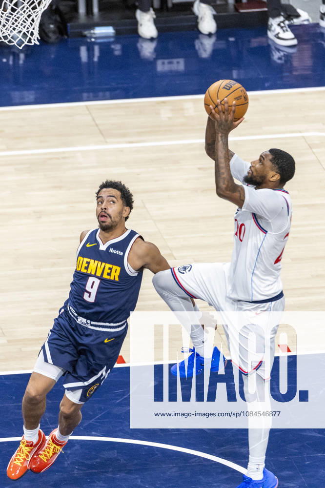 Los Angeles Clippers Blake Wesley (20) shoots against Denver Nuggets Ryan Nembhard (9) during an NBA, Basketball Herren, USA preseason game on Wednesday, Oct. 14, 2026 in Inglewood Calf. NBA 2026: Clippers Vs Nuggets - ZUMAc68_ 20261014_zaf_c68_049