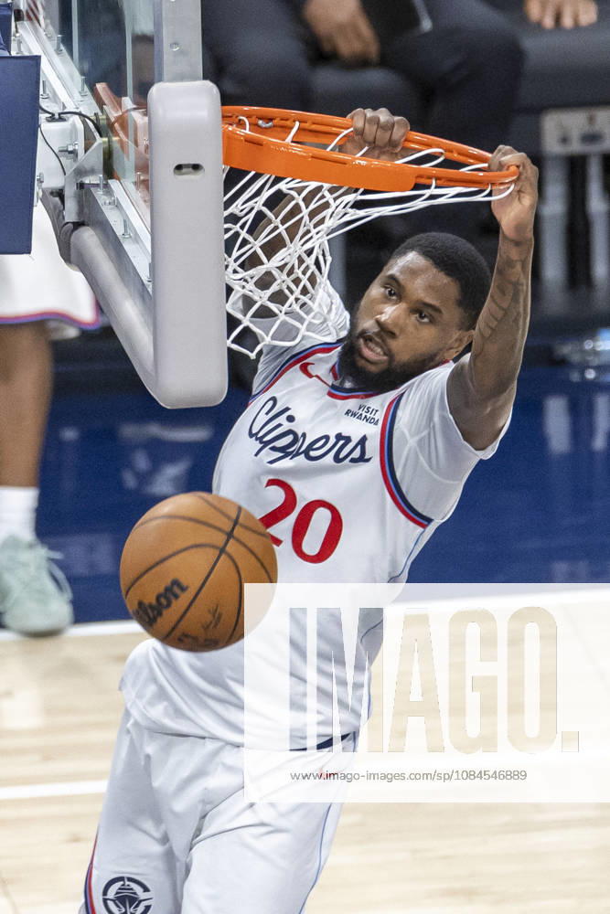 Los Angeles Clippers Blake Wesley (20) dunks against Denver Nuggets during an NBA, Basketball Herren, USA preseason game on Wednesday, Oct. 14, 2026 in Inglewood Calf. NBA 2026: Clippers Vs Nuggets - ZUMAc68_ 20261014_zaf_c68_054