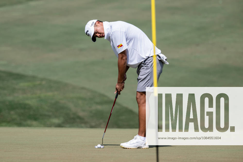 Marcus LIM from Malaysia finishing his round on the 9th green. Opening Round in the Macao Open Golf at Macau Golf & Country Club. Macau Open Golf Rd 1 - ZUMAr144 20261015_zap_r144_170