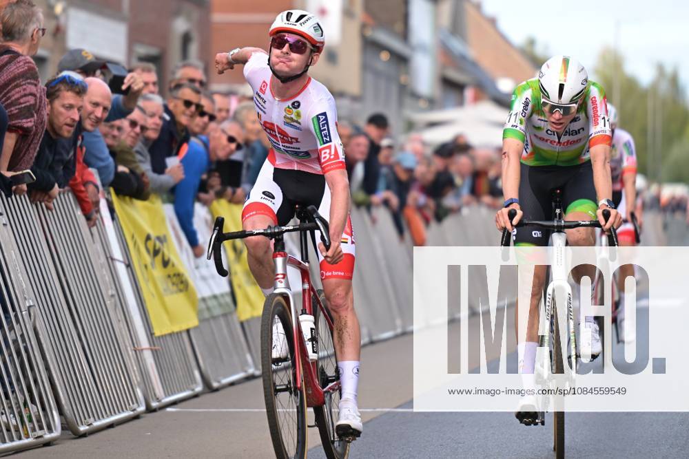 Belgium s Gerben Kuypers wins ahead of Belgium s Witse Meeussen in the men elite race of the Kermiscross cyclocross cycling event, on Thursday 15 October 2026, in Ardooie. DAVIDxPINTENS x189898816x