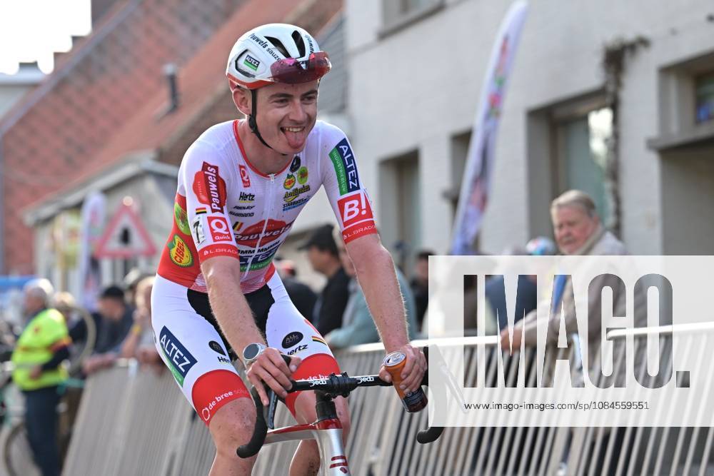 Belgium s Gerben Kuypers celebrates after winning the men elite race of the Kermiscross cyclocross cycling event, on Thursday 15 October 2026, in Ardooie. DAVIDxPINTENS x189899200x