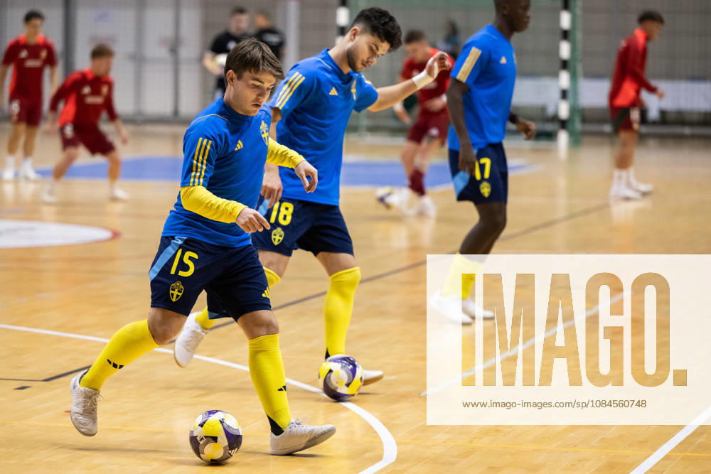 Gustav Rydberg and Enes Poyraz of Sweden ahead of the FIFA Futsal World Cup qualifying match between Hungary and Sweden on October 15, 2026 in Nyíregyháza. Photo: Bildbyran EXT BILDBYRÅN COP 18 XY0131 futsal national team Hungary Sweden national team Sweden BBENG World Cup qualifier Hungary