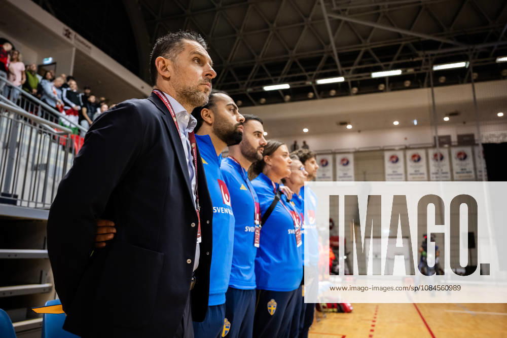 Players from Hungary line up ahead of the FIFA Futsal World Cup qualifying match between Hungary and Sweden on October 15, 2026 in Nyíregyháza. Photo: Bildbyran EXT BILDBYRÅN COP 18 XYA131 futsal national team Hungary Sweden national team Sweden BBENG World Cup qualifier Hungary