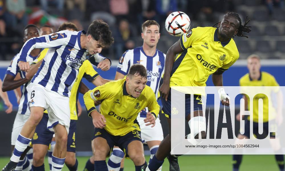 Sociedad s Jon Martin and Union s Massire Sylla fight for the ball during a soccer game between Belgian Royale Union Saint-Gilloise and Spanish Real Sociedad, Thursday 15 October 2026 in Leuven, the 2nd match of the UEFA Europa League league phase. VIRGINIExLEFOUR x189909768x