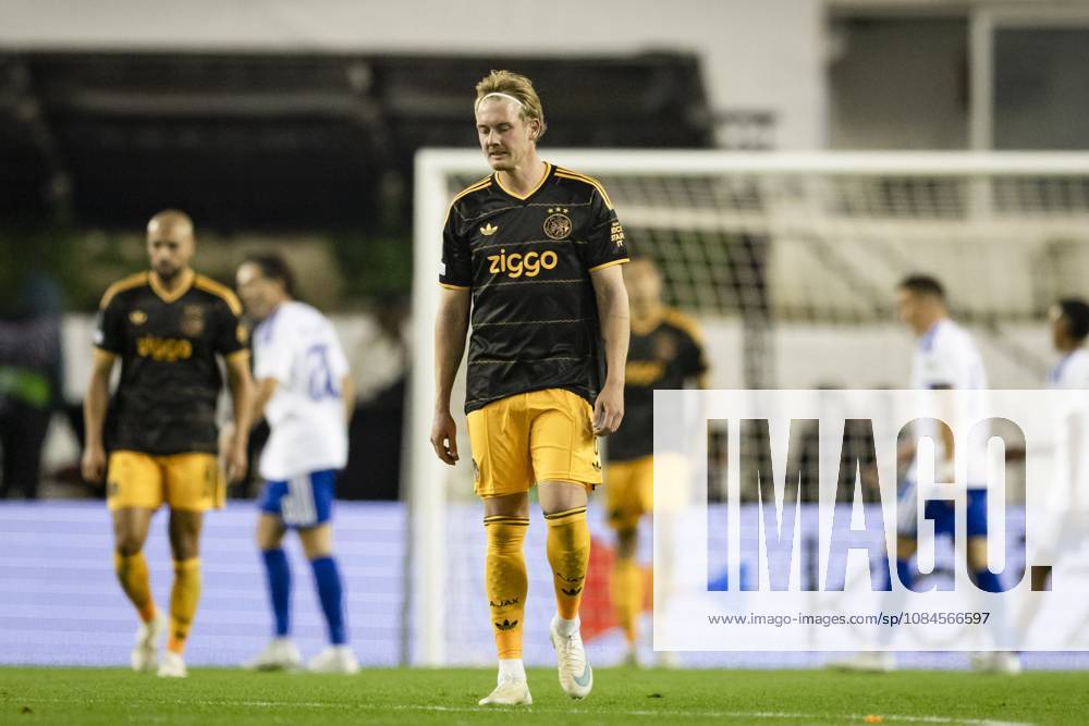 SPLIT - Julian Brandt of Ajax reacts after the 2-1 during the Conference League match between Hadjuk Split and Ajax at Stadion Poljud on October 15, 2026 in Split, Croatia. SONNY LENSEN ANP ANPxSportx IVx 572546096 originalFilename: 572546096