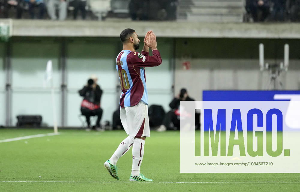 LKS 20261015 Mohamed Salah of Trabzonspor acknowledges the fans as he is substituted during the football UEFA Conference League League Phase match between KuPS Kuopio and Trabzonspor in Tampere, Finland, on October 15, 2026. - MIKA KYLMÄNIEMI Tampere Finland 8oQ0tRt882s
